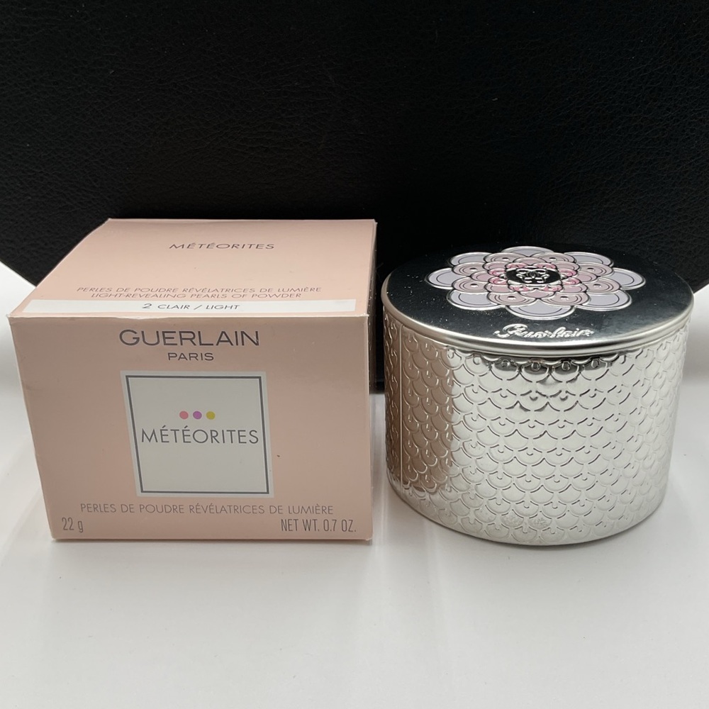 💕HOST PICK💕 Guerlain Light Reflecting Pearls of Powder 2 Clair/Light BNIB & Rare - Picture 8 of 16